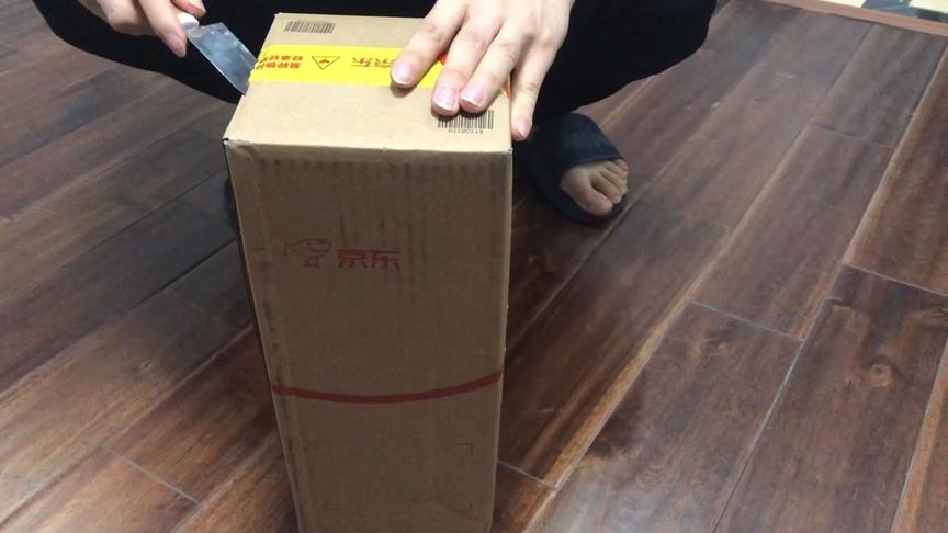 落星vlog：为了在女朋友面前装高雅，我买了一瓶32块钱的红酒