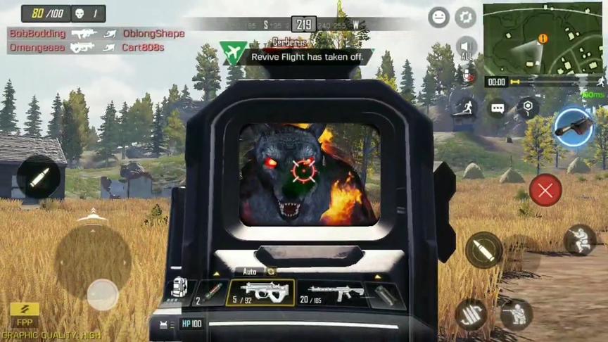 使命召唤手游:吃鸡模式新体验，打boss，还能用士兵技能!