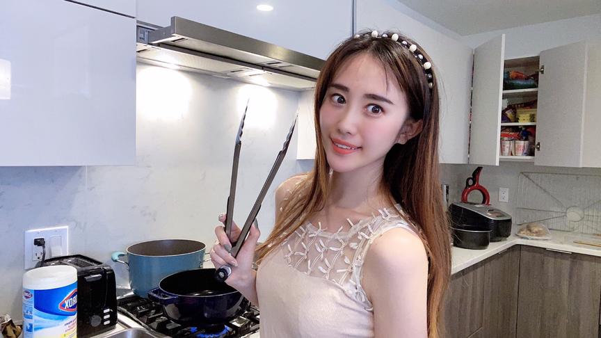 3000块珐琅铸铁锅煎鸡肉，北京妞可不是花瓶，美厨娘证明给你看