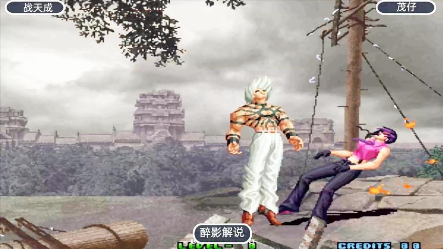 拳皇2002：克里斯连招之中变身大蛇，温妮莎被一套带走