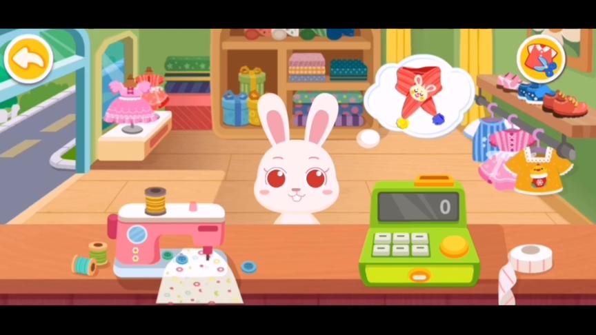 冬天太冷了，小熊猫去店里定制了羽绒服，小白兔买了围巾