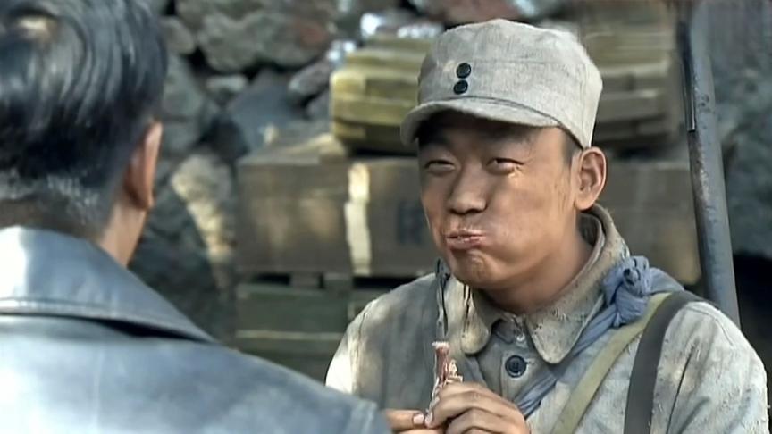 神枪手：二雷一枪一个敌人，司令员请吃鸡翅膀，竟然不吐骨头