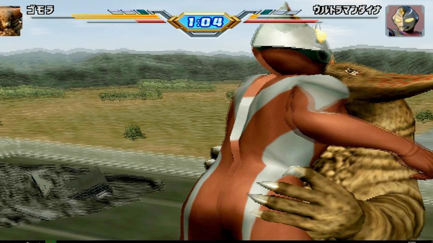 小怪兽哥莫拉抱着戴拿奥特曼亲了一口，戴拿却是一脸痛苦的表情