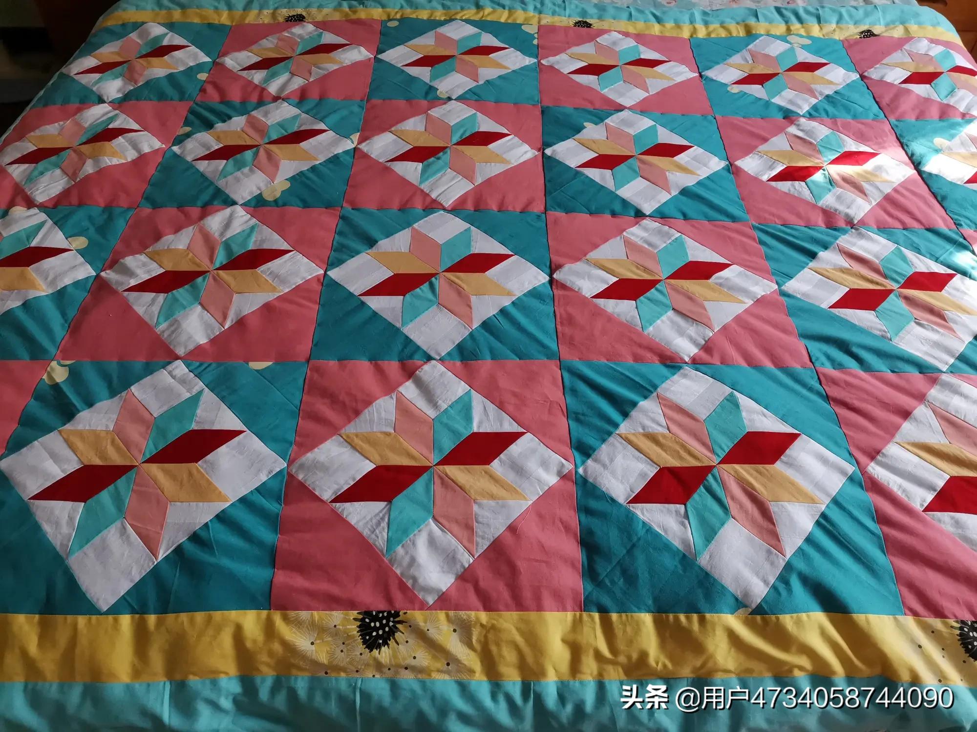 用三种颜色布料拼接出郁金香花拼布图谱,制作教程非常简单又好看