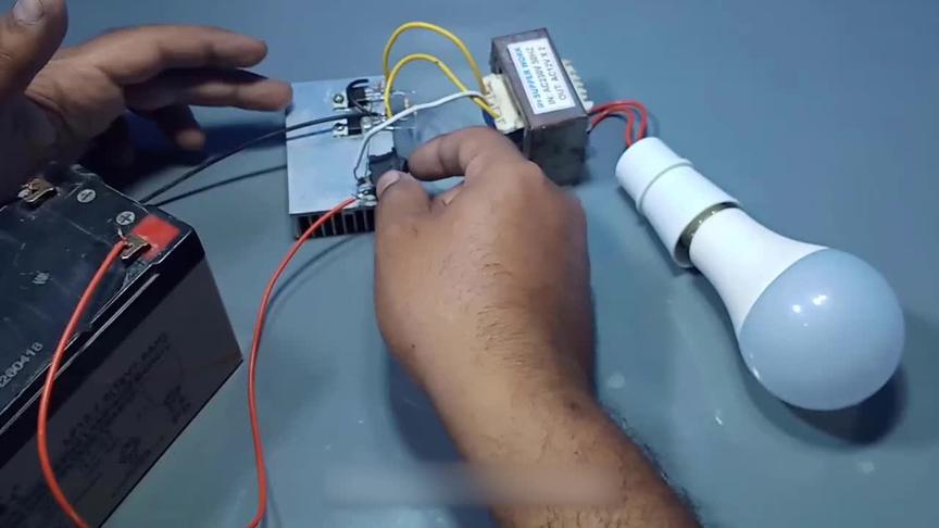 黑科技 ，如何制作12-220伏高压变频器电路图