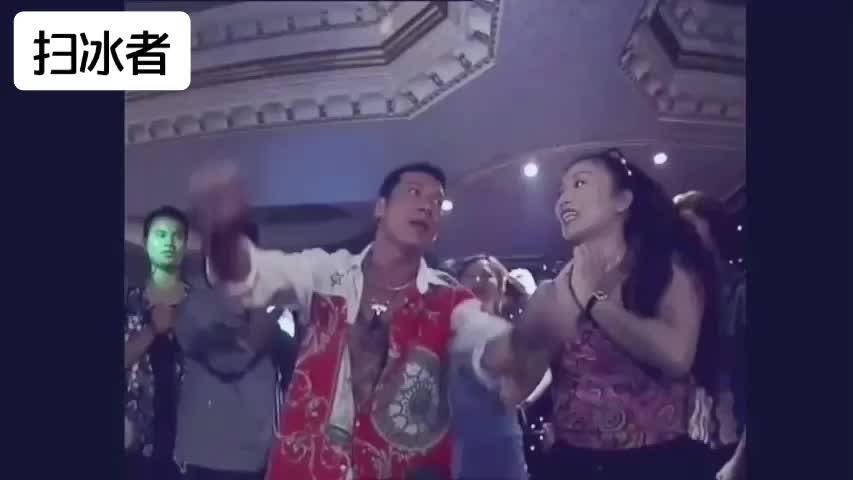 张智霖和李南星扫冰者 西瓜视频