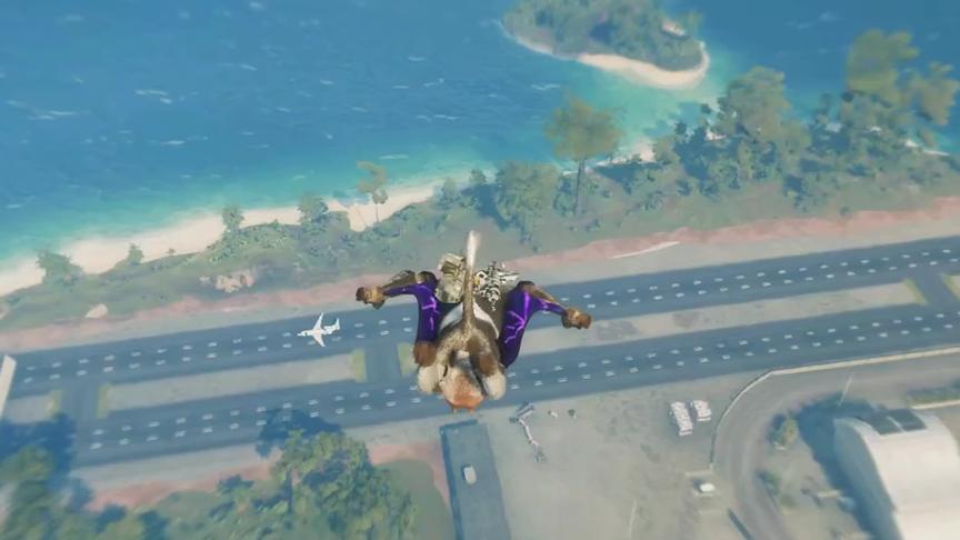 小林驾驶空中吊机恶搞路人飞机，没想到他技术这么高超！