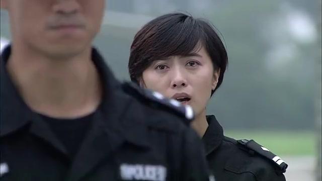 特警力量吴迪抛弃女友就是为了打入敌人内部获得对方的信任