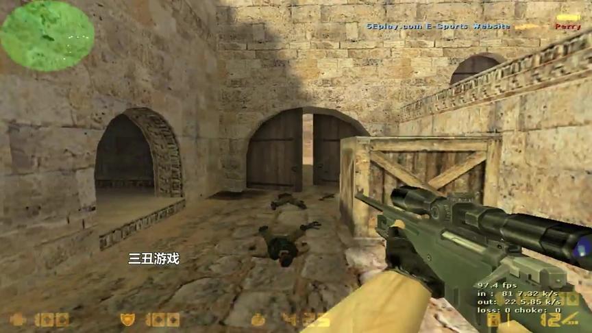 CS1.6：坚持到现在的玩家狙击水平怎么样？近身盲狙也是很精彩